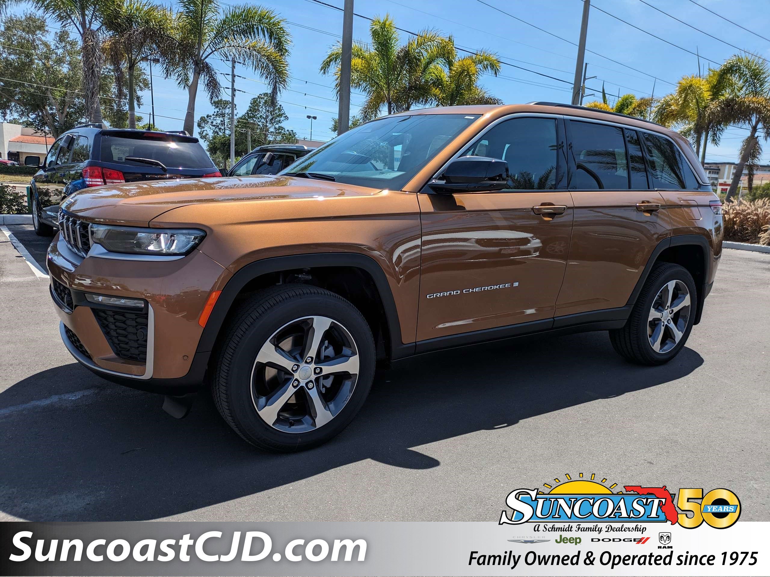 New 2026 Copper Shino Metallic Clear-Coat Exterior Paint Jeep Limited image 1