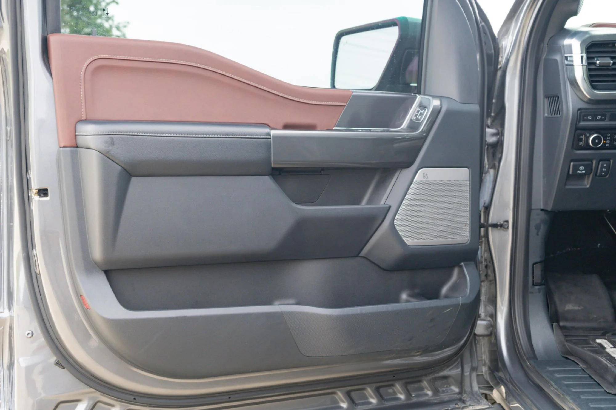 Used 2023 Gray Ford Lariat image 20