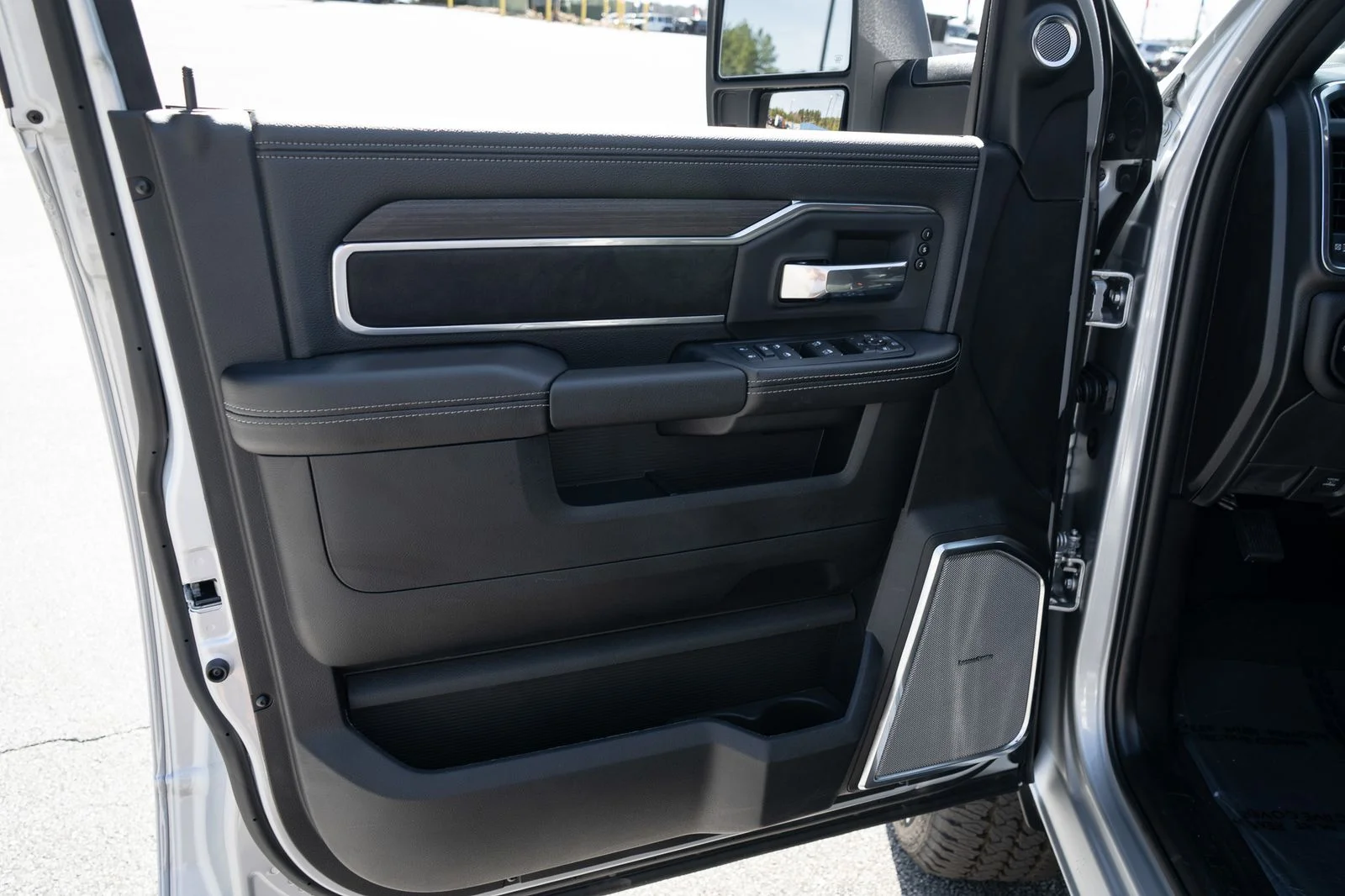 New 2026 Silver-Zynith Exterior Paint RAM Laramie image 16
