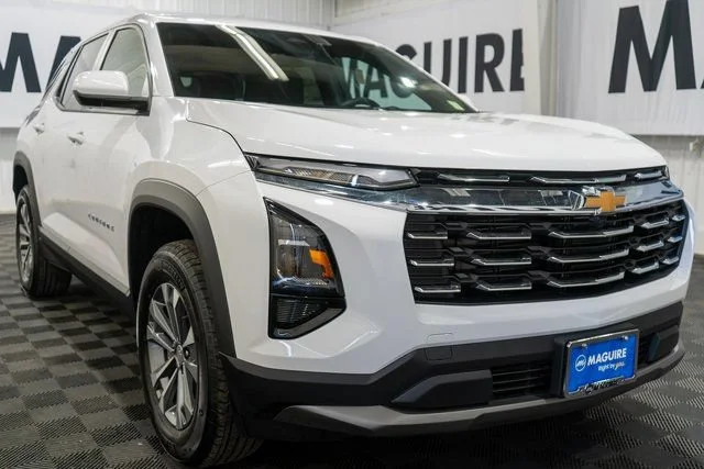 New 2027 Summit White Chevrolet LT image 4