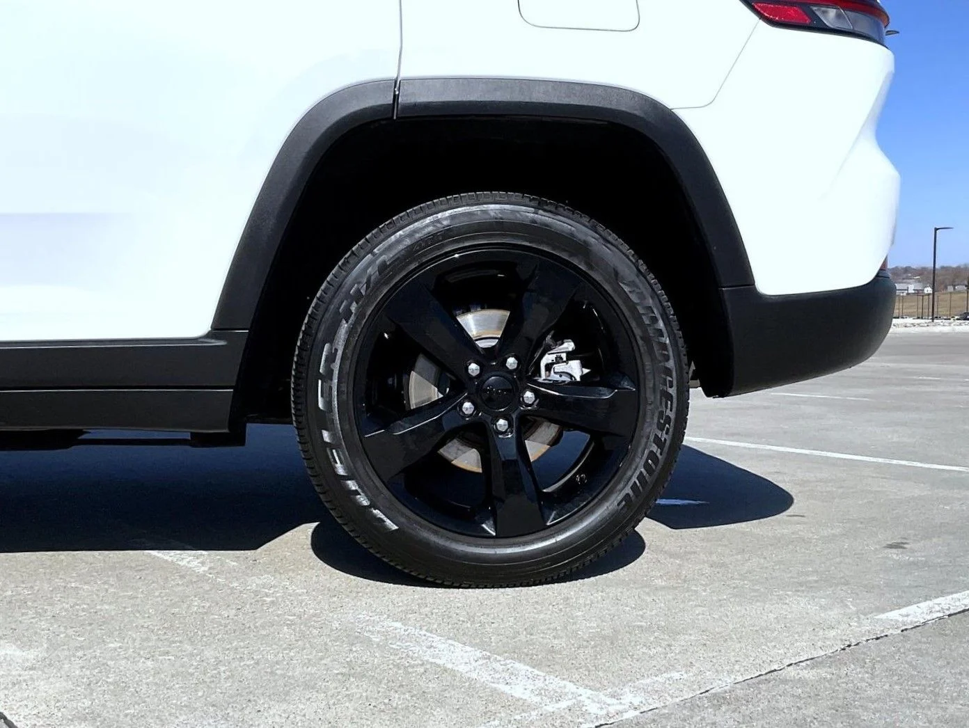 Used 2023 White Jeep Altitude X image 23