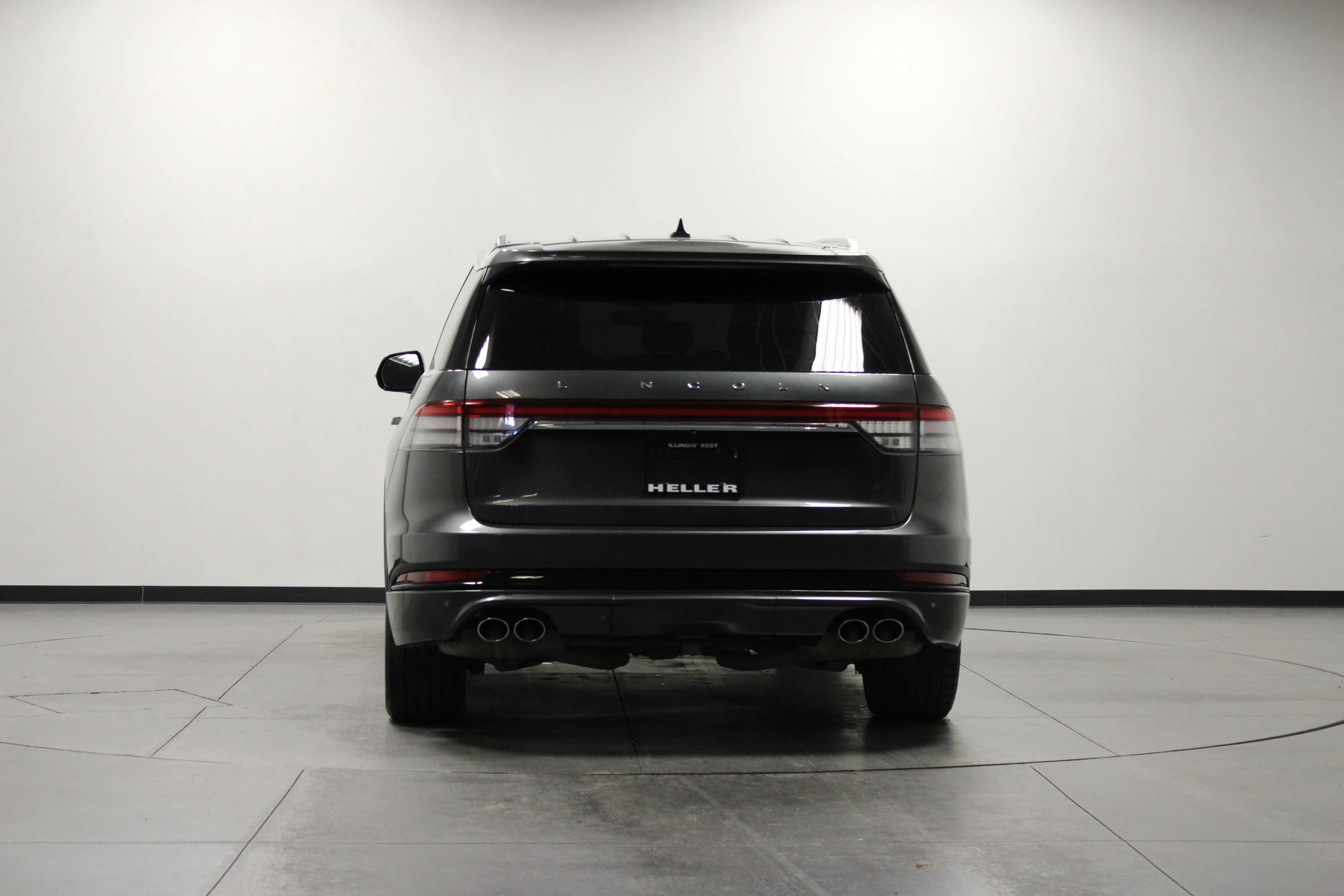 Used 2020 Magnetic Gray Lincoln Grand Touring image 5