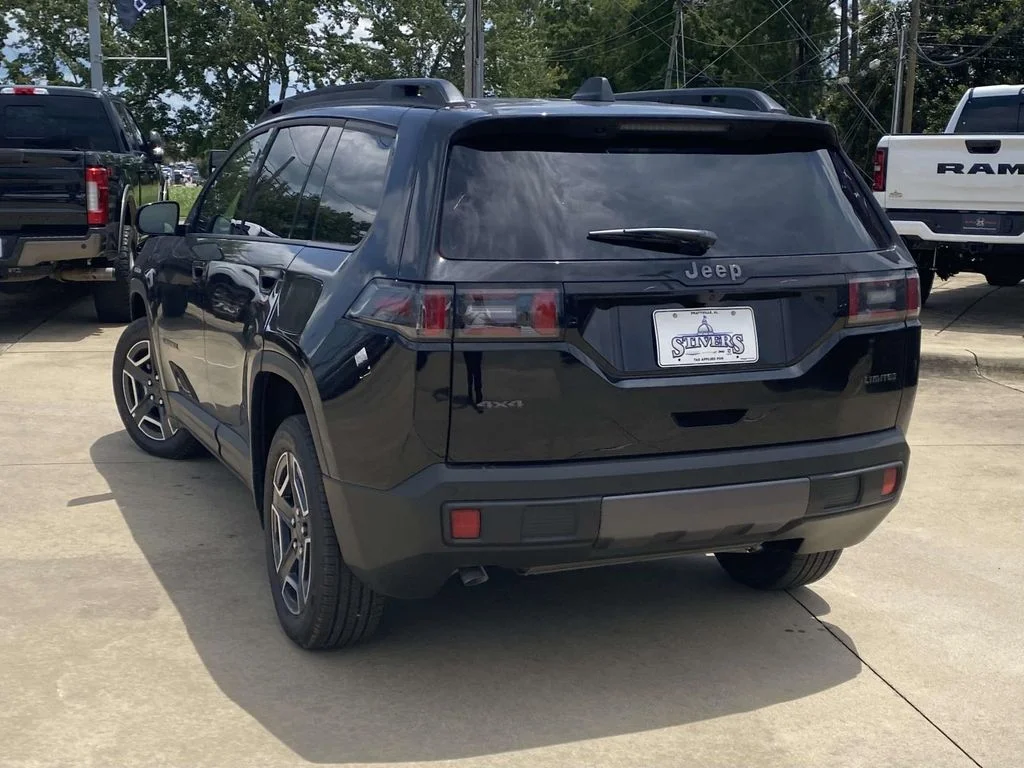 New 2026 Diamond Black Crystal Pearl-Coat Exterior Paint Jeep Limited image 34