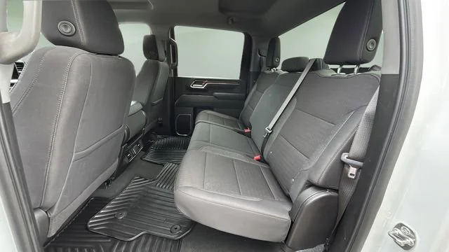 Used 2025 Summit White Chevrolet LT image 20