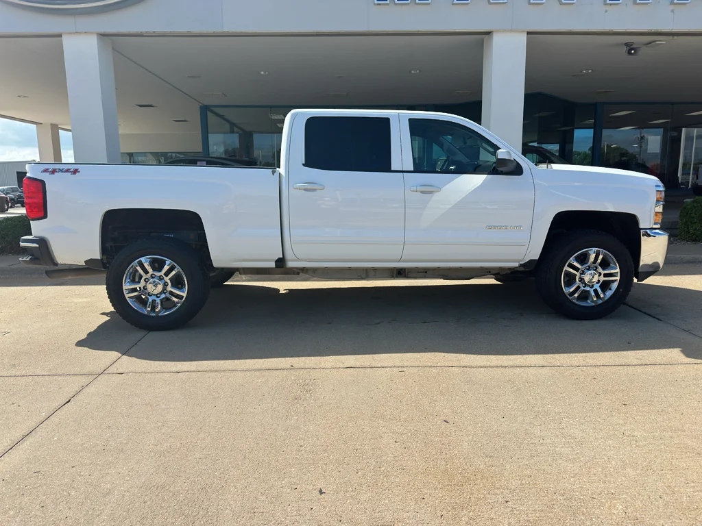 Used 2016 Summit White Chevrolet LT image 9