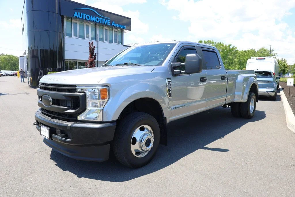 2022 Ford F-350 XL 4x4 Crew Cab 8' Box DRW's photo