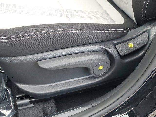 2025 Hyundai Venue SEL - Photo 18