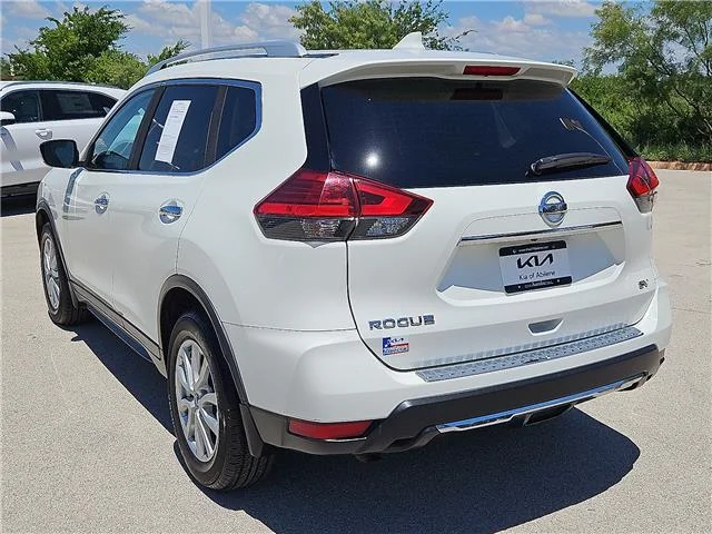 Used 2017 Glacier White Nissan SV Front-wheel Drive image 2