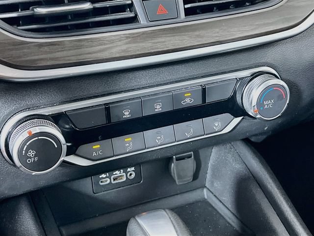 Used 2025 White Nissan SV image 19