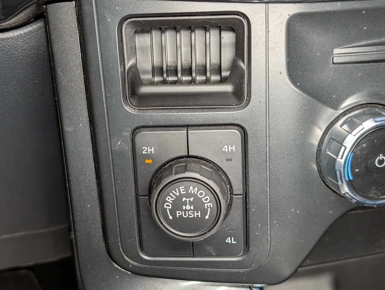 Used 2022 Agate Black Ford XLT image 35