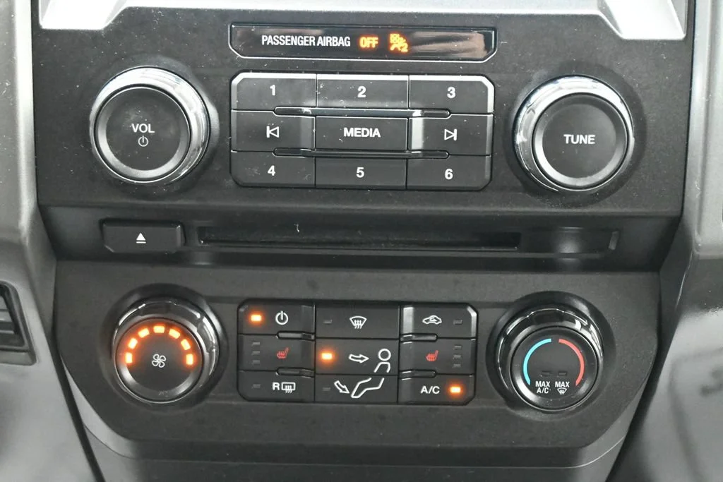 Used 2018 Gray Ford XLT image 24