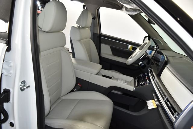 New 2027 White Hyundai Limited image 33