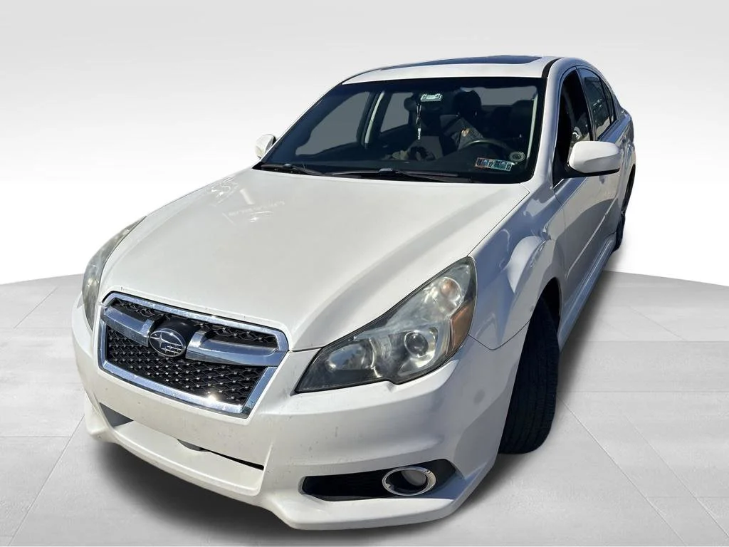 Used 2014 White Subaru 2.5i image 10