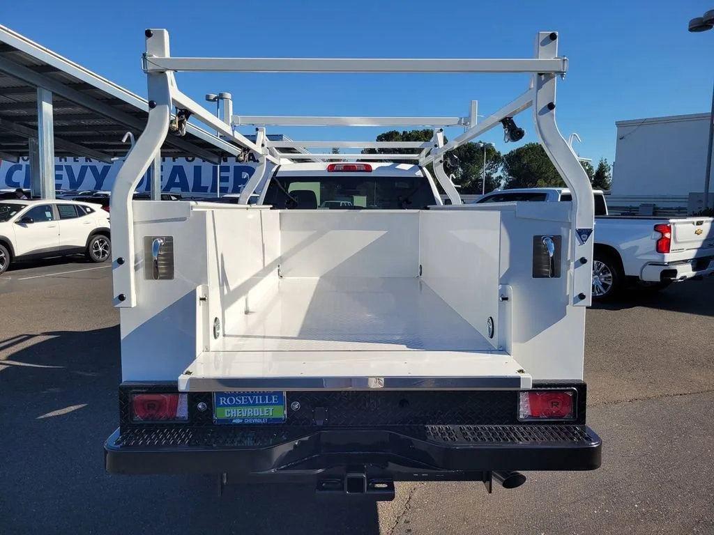 New 2026 Summit White Chevrolet WT image 6