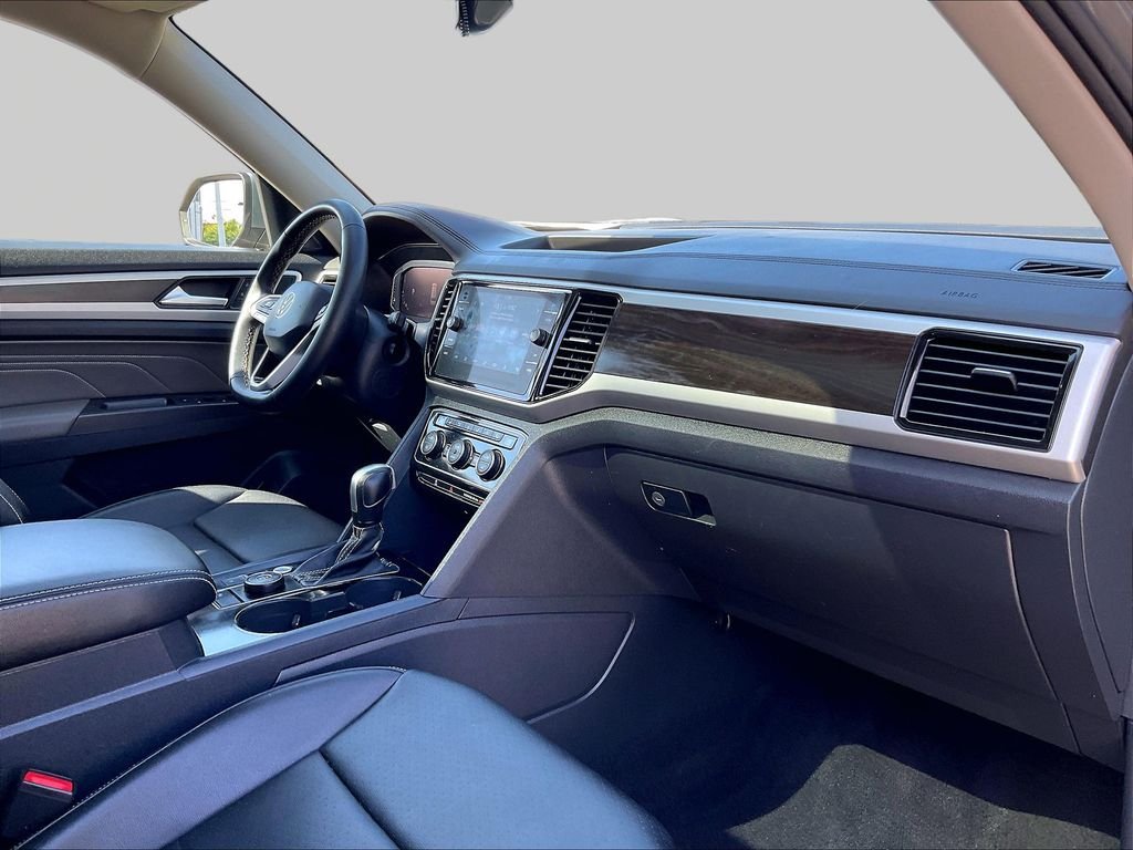 Used 2023 Gray Volkswagen 3.6L V6 SE w/Technology image 23
