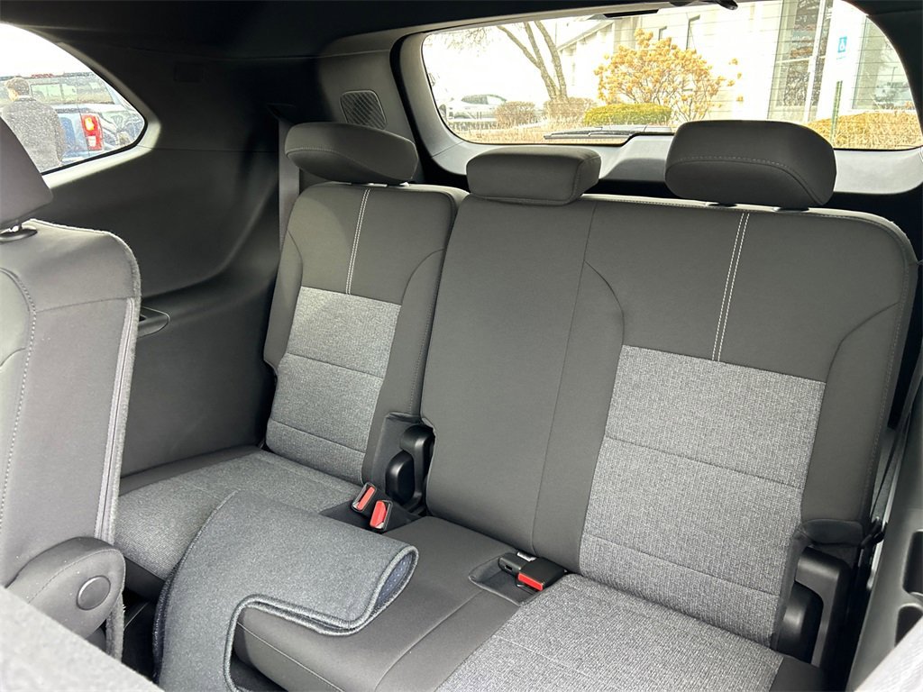 2026 GMC ACADIA - Image 32