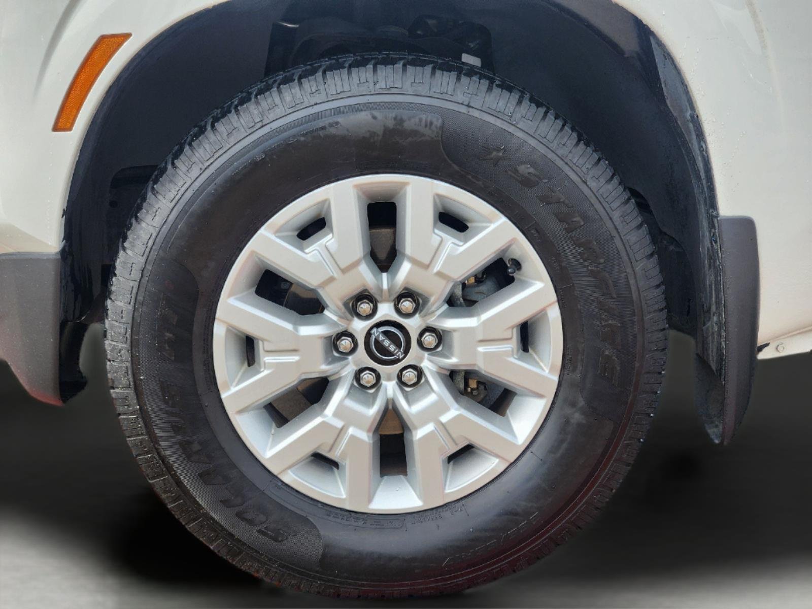 2024 Nissan Frontier photo 10 of 33