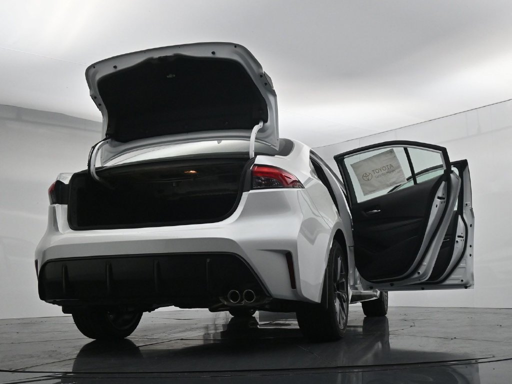 New 2026 Wind Chill Pearl <sup>1</sup> Toyota  XSE image 30