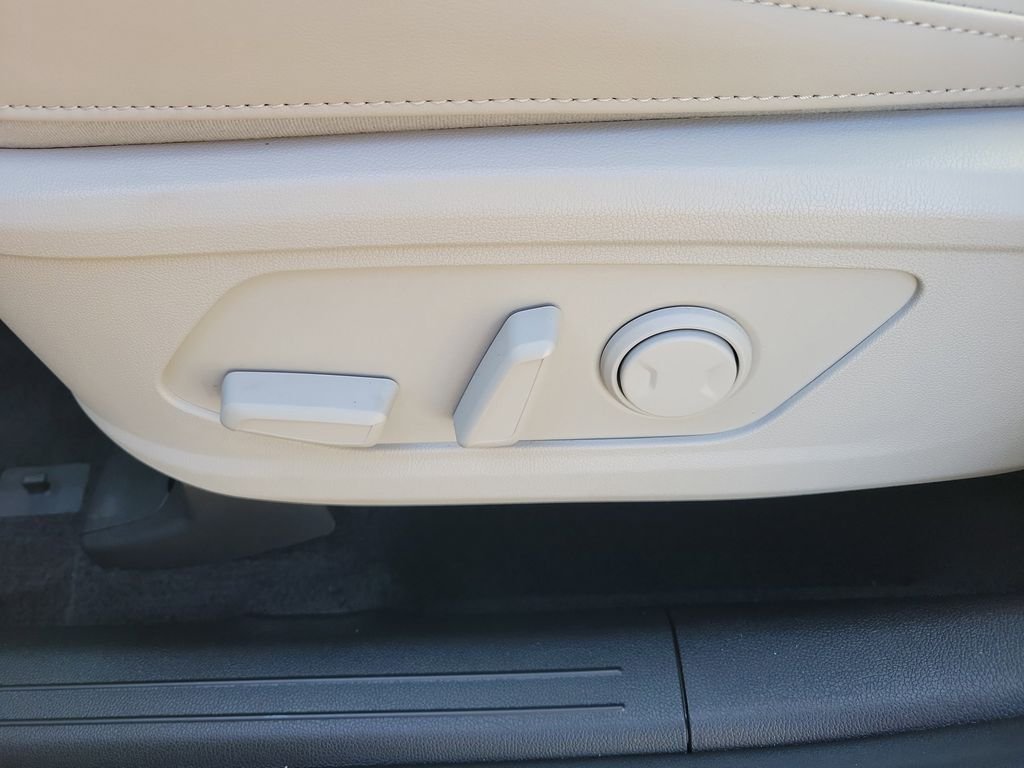 New 2026 White Kia S image 24