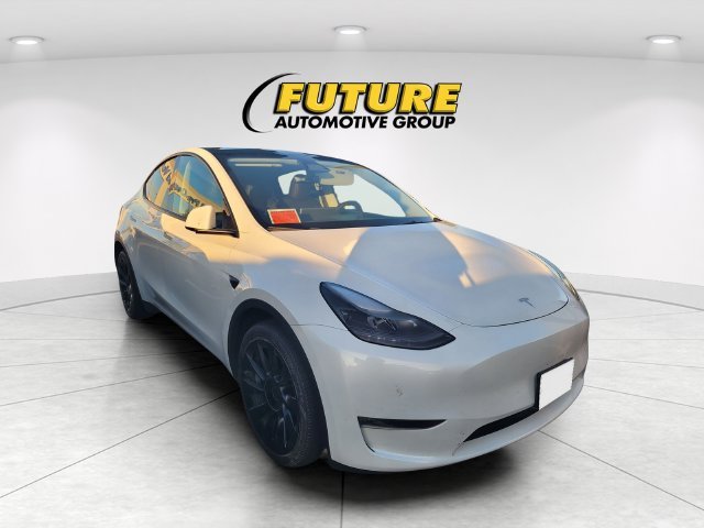 Used 2024 White Tesla Long Range image 1