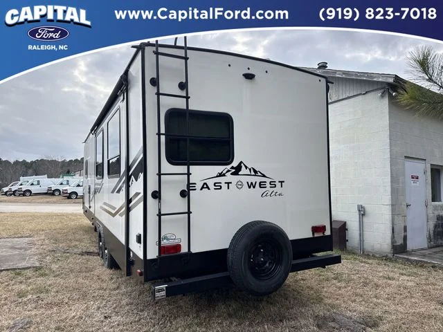 Used 2021  East to West CT 2810 KIK image 7