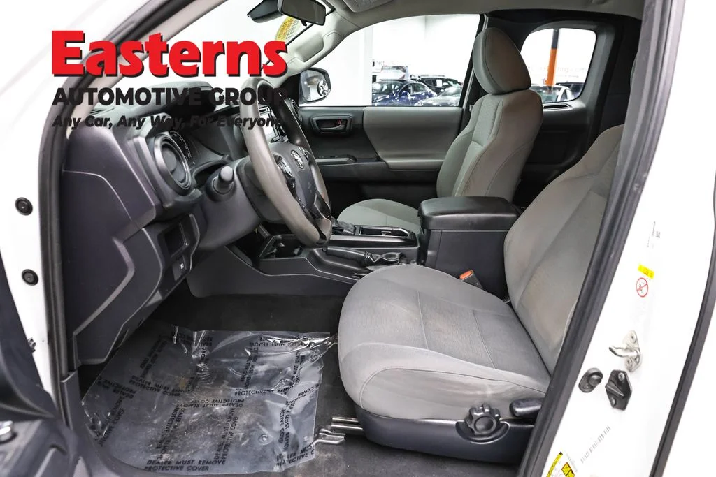 Used 2018 White Toyota SR image 13