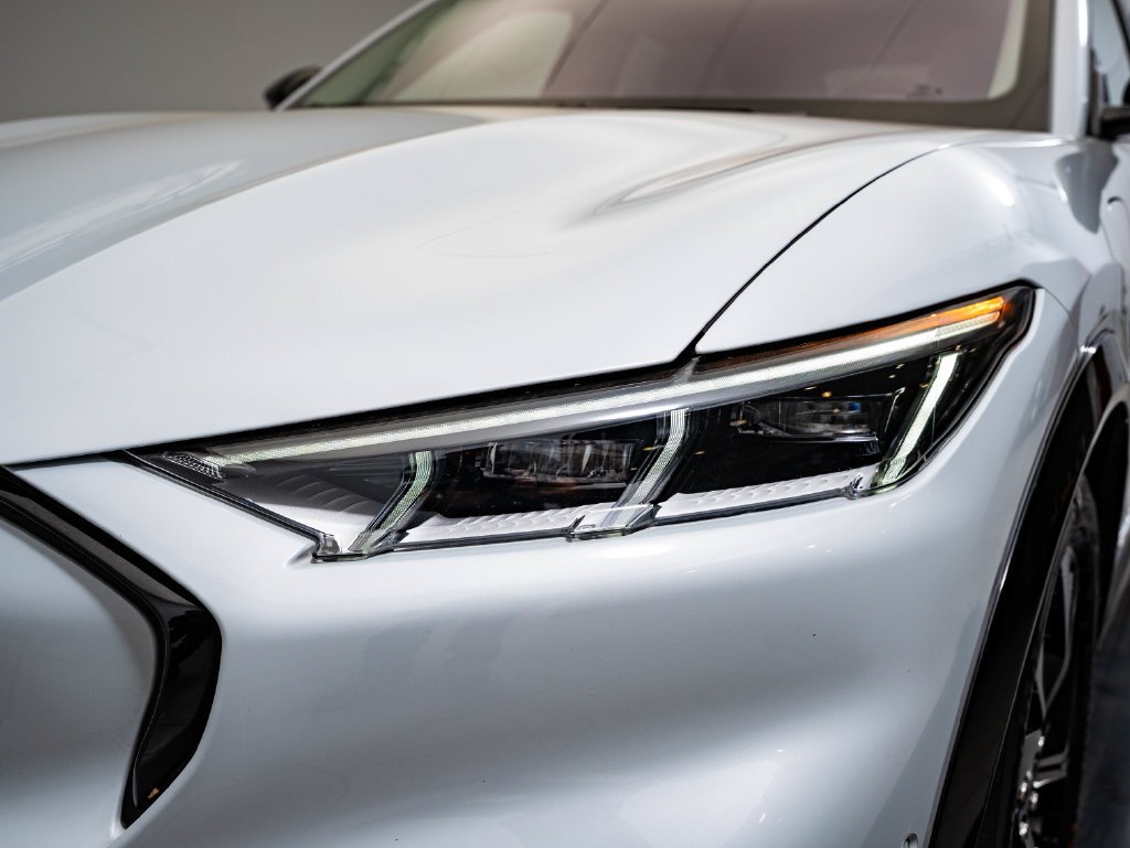 Used 2022 Space White Metallic Ford Premium image 14