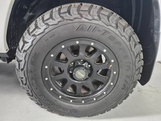 2018 Toyota 4Runner SR5 - Photo 11