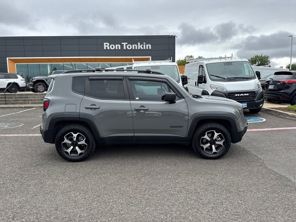 Used 2020 Sting-Gray Clearcoat Jeep Sport image 10