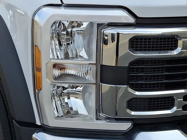 2026 Ford F-550 Super Duty Chassis Cab XL - Photo 9
