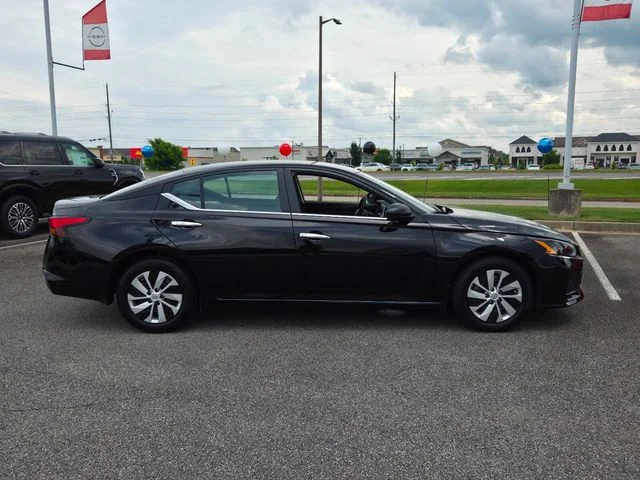 Used 2025 Black Nissan 2.5 S image 13
