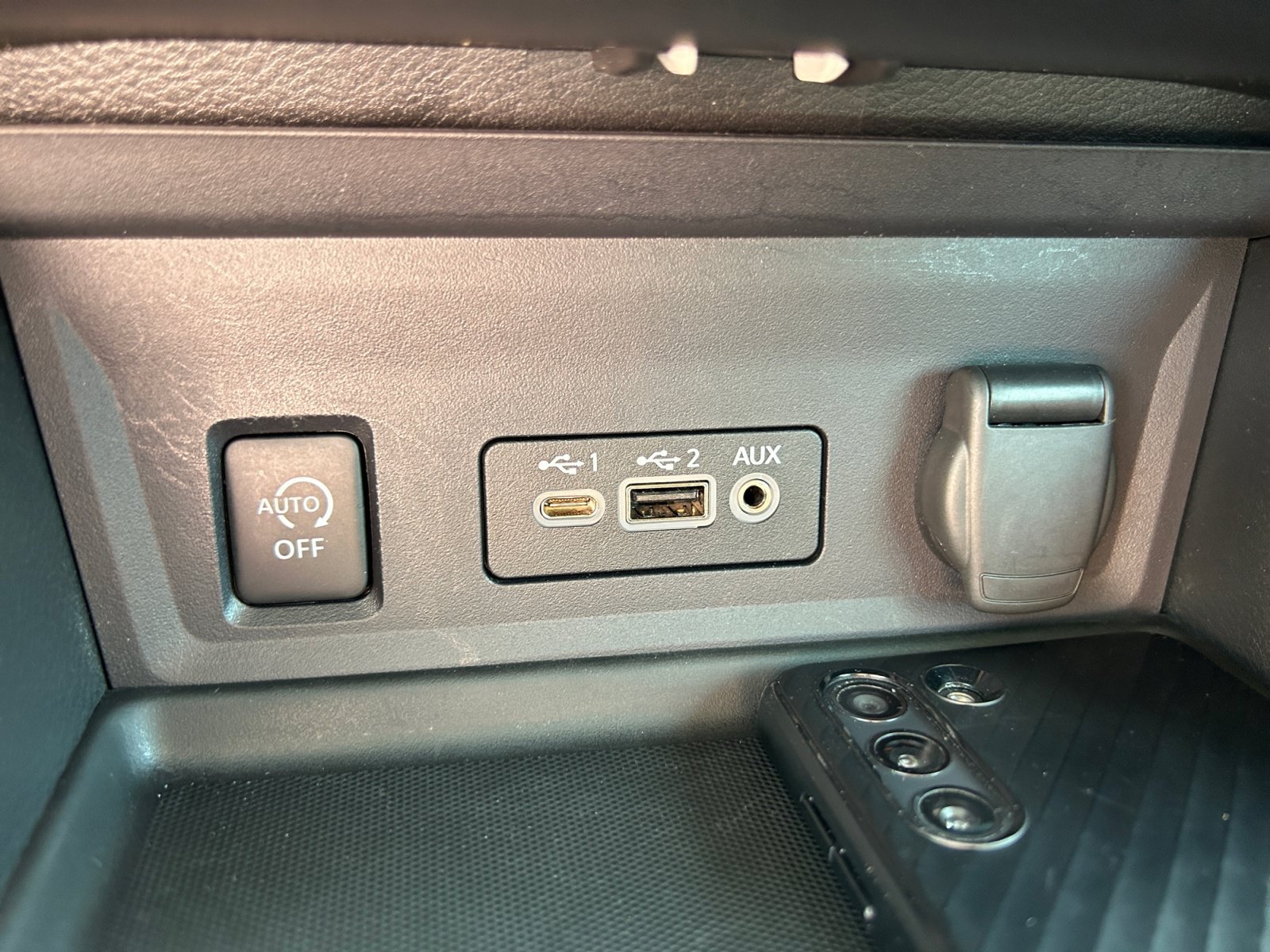 Used 2024 Super Black Nissan SV image 18