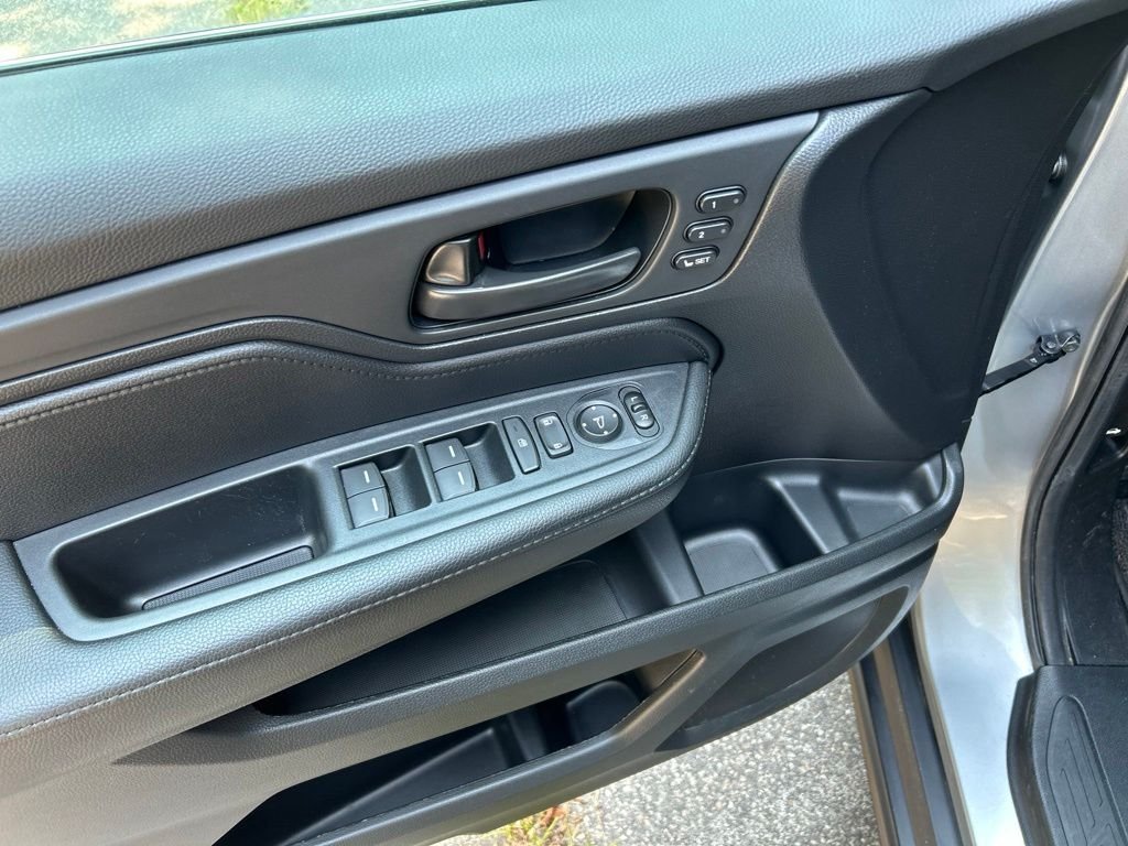 2025 Honda Odyssey EX-L - Photo 13