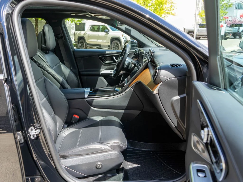 Used 2023 Black Mercedes-Benz GLC 300 image 10