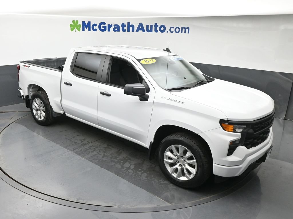 Used 2023 White Chevrolet Custom image 3