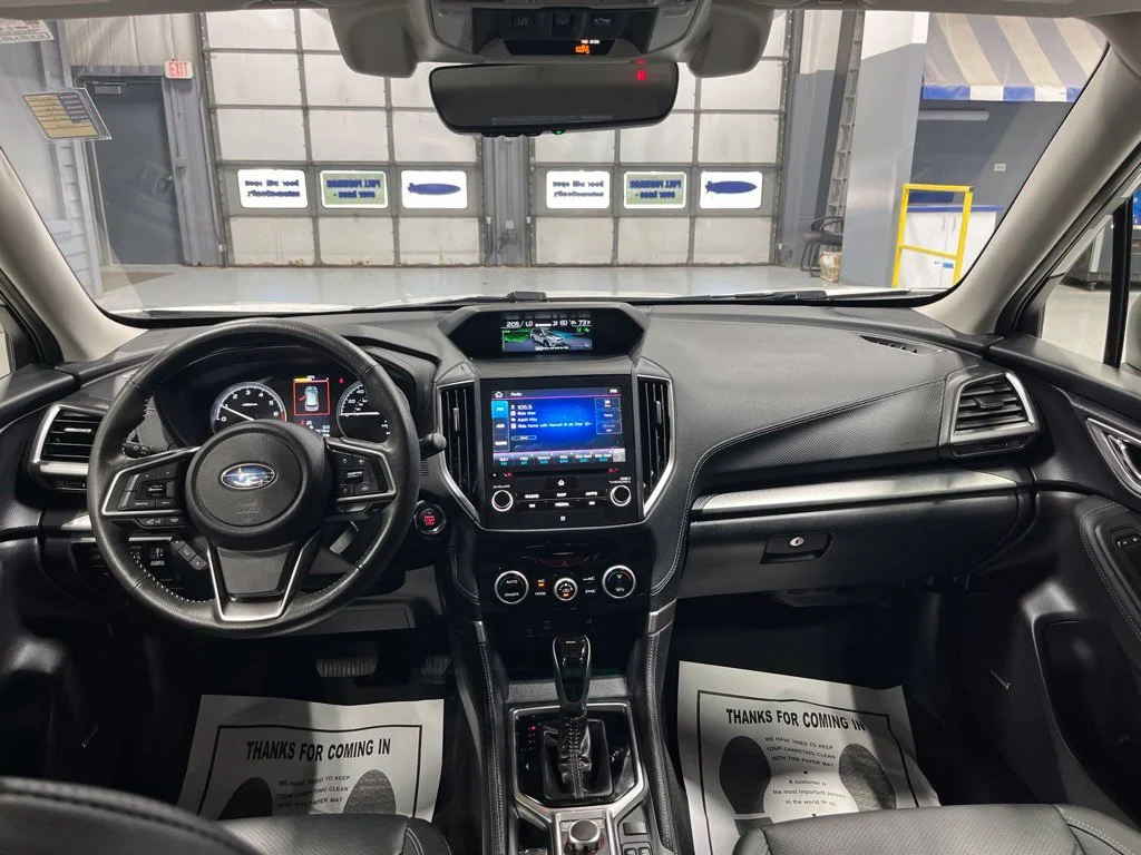 Used 2020 Crystal White Pearl Subaru Limited image 30
