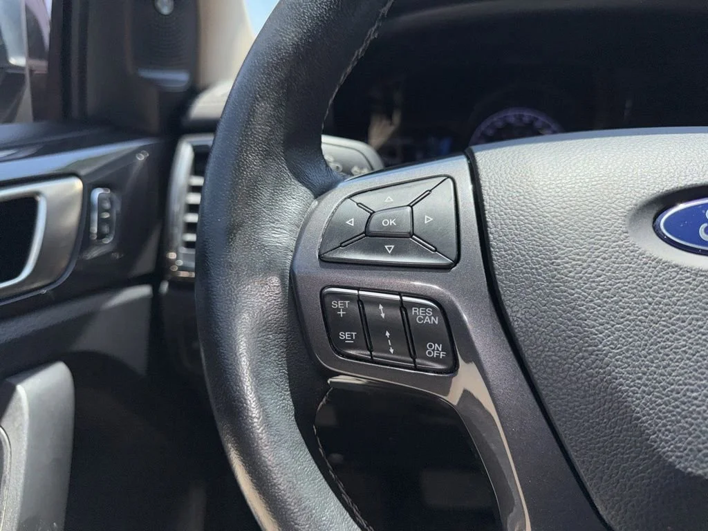 Used 2019  Ford XL image 13