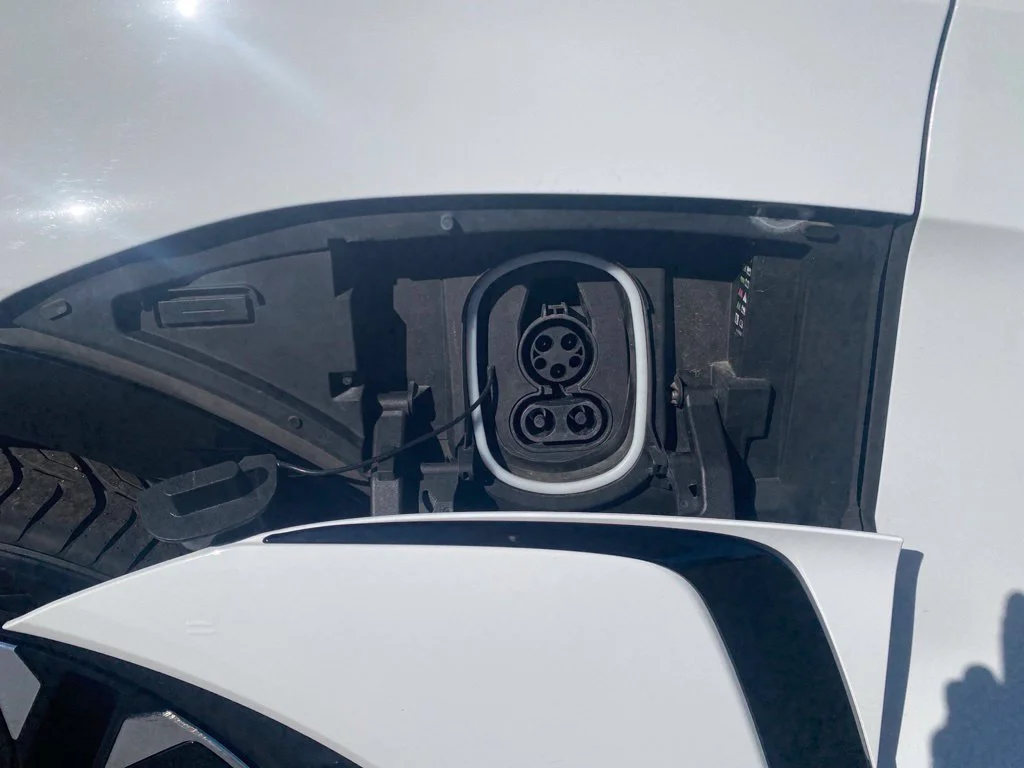 Used 2024 Summit White Chevrolet RS image 37