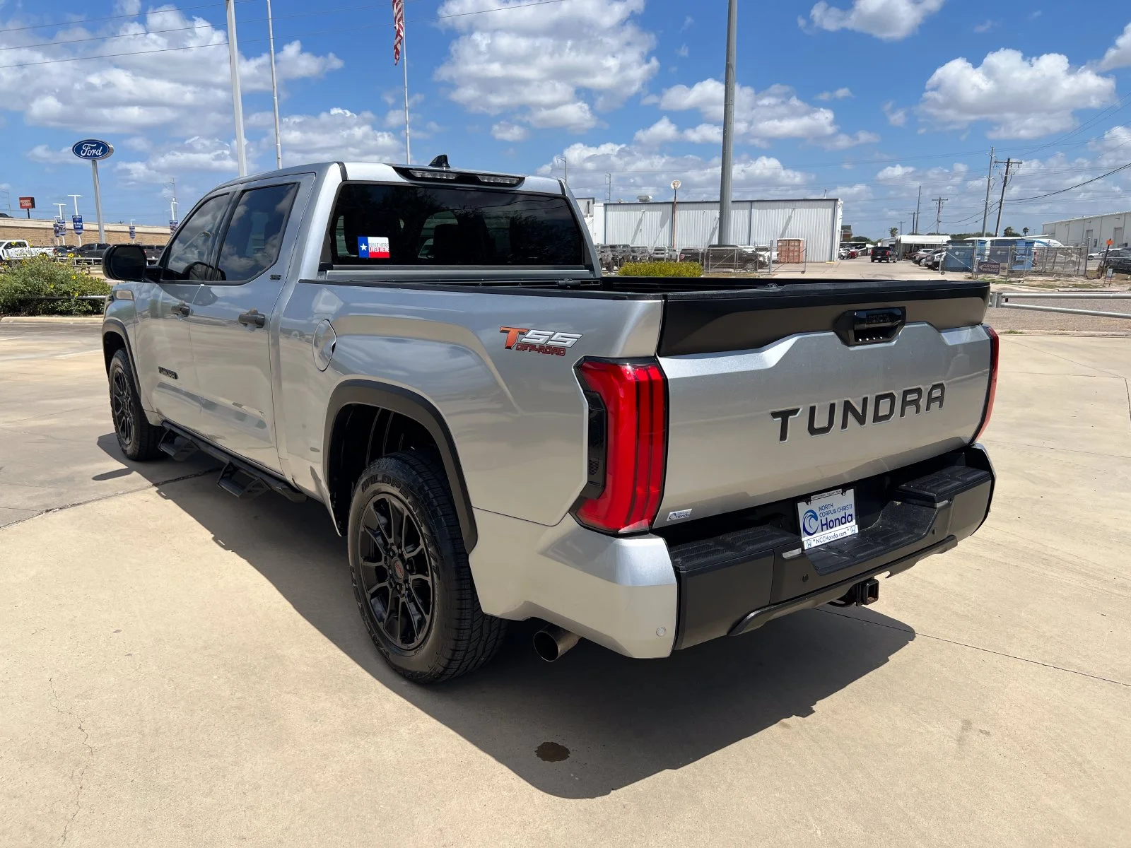 Used 2022 Silver Toyota SR5 image 3