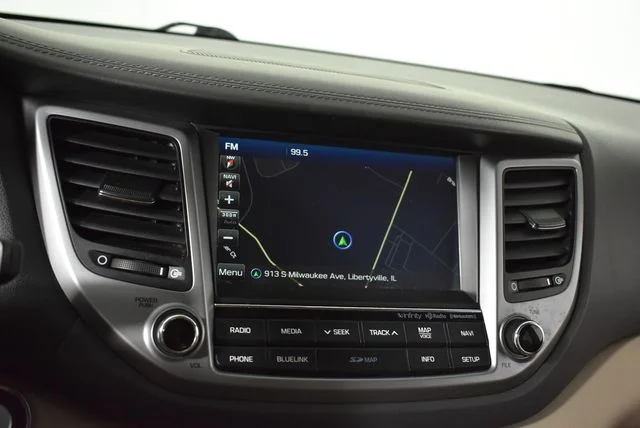 Used 2017 Black Hyundai SE Plus image 40