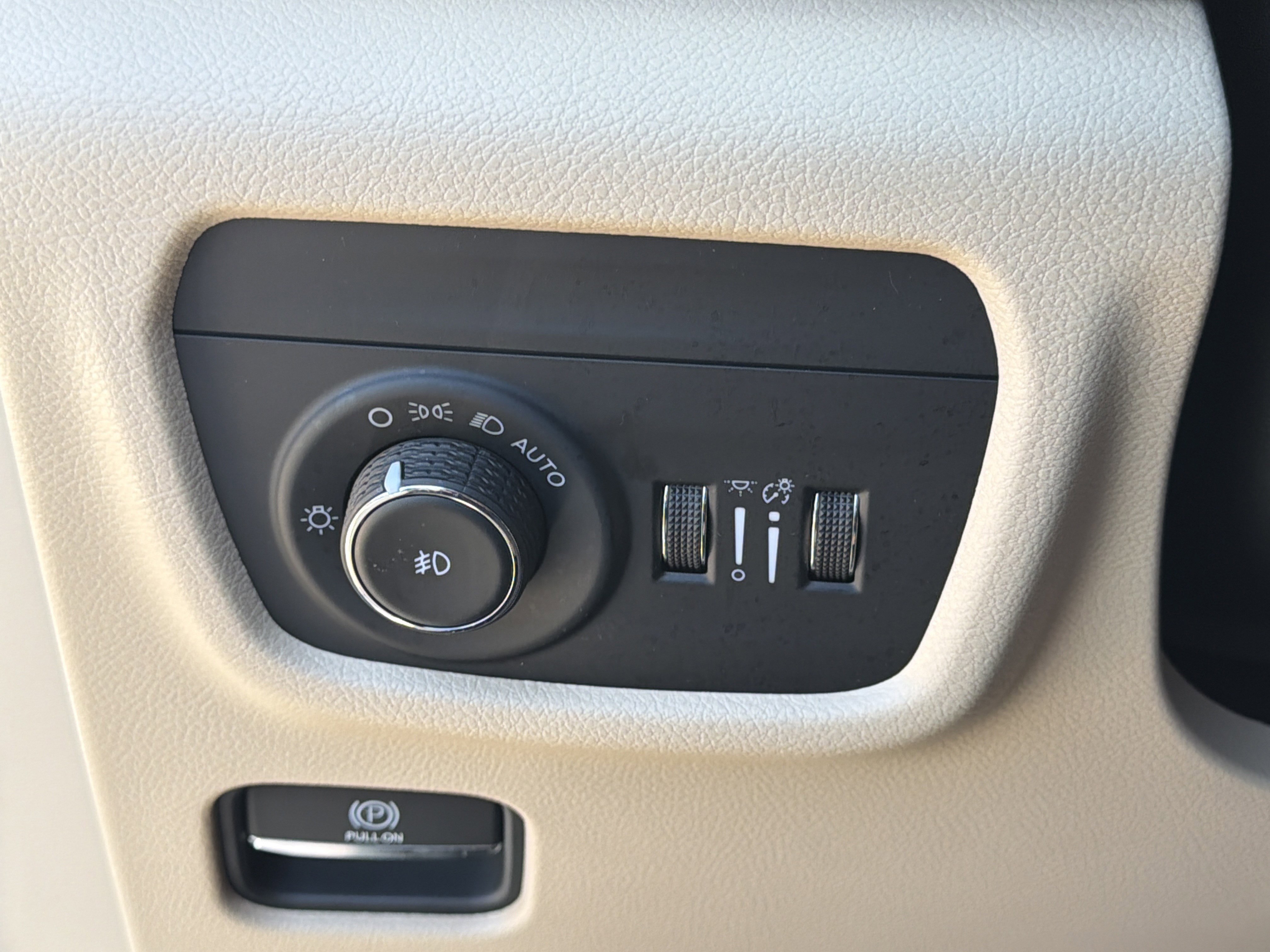 Used 2023 Bright White Clearcoat Jeep Limited image 40