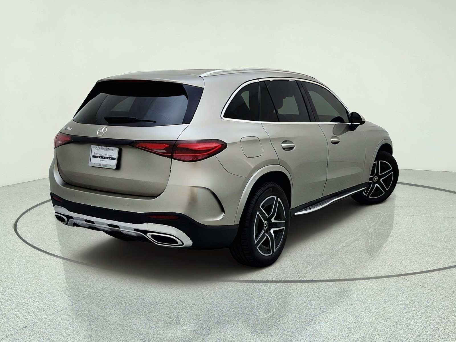 Used 2023 Mojave Silver Metallic Mercedes-Benz GLC 300 image 9