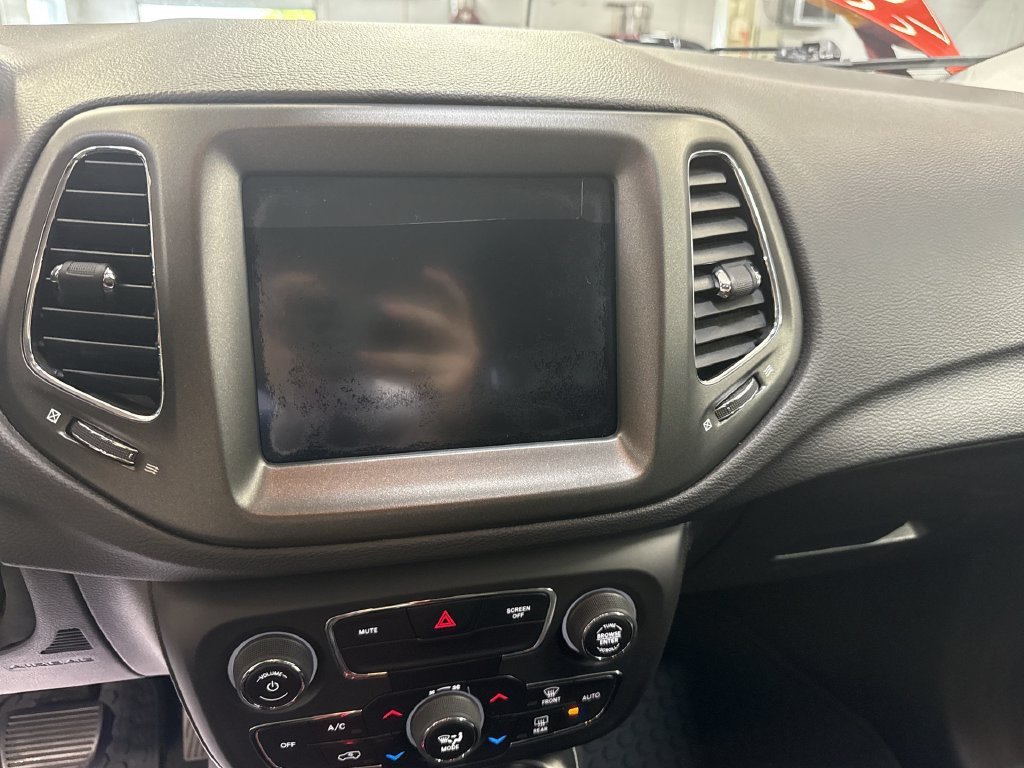 Used 2018 Spitfire Orange Clearcoat Jeep Trailhawk image 17