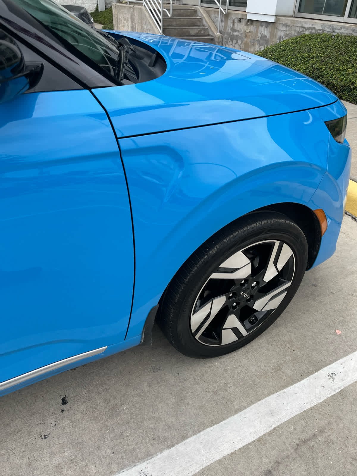 Used 2024 Surf Blue w/Black Roof Kia GT-Line image 13