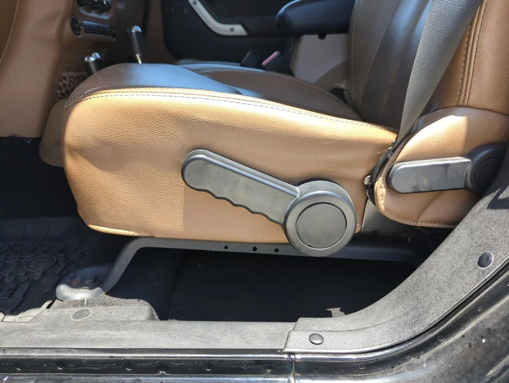 Used 2014 Black Jeep Unlimited Sahara image 13