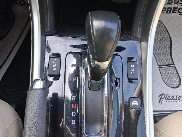 Used 2017  Honda Touring image 29