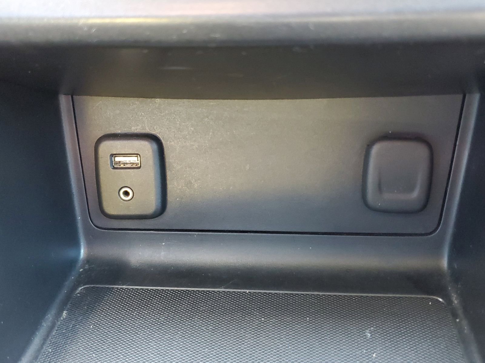 Used 2017 Black GMC Denali image 28