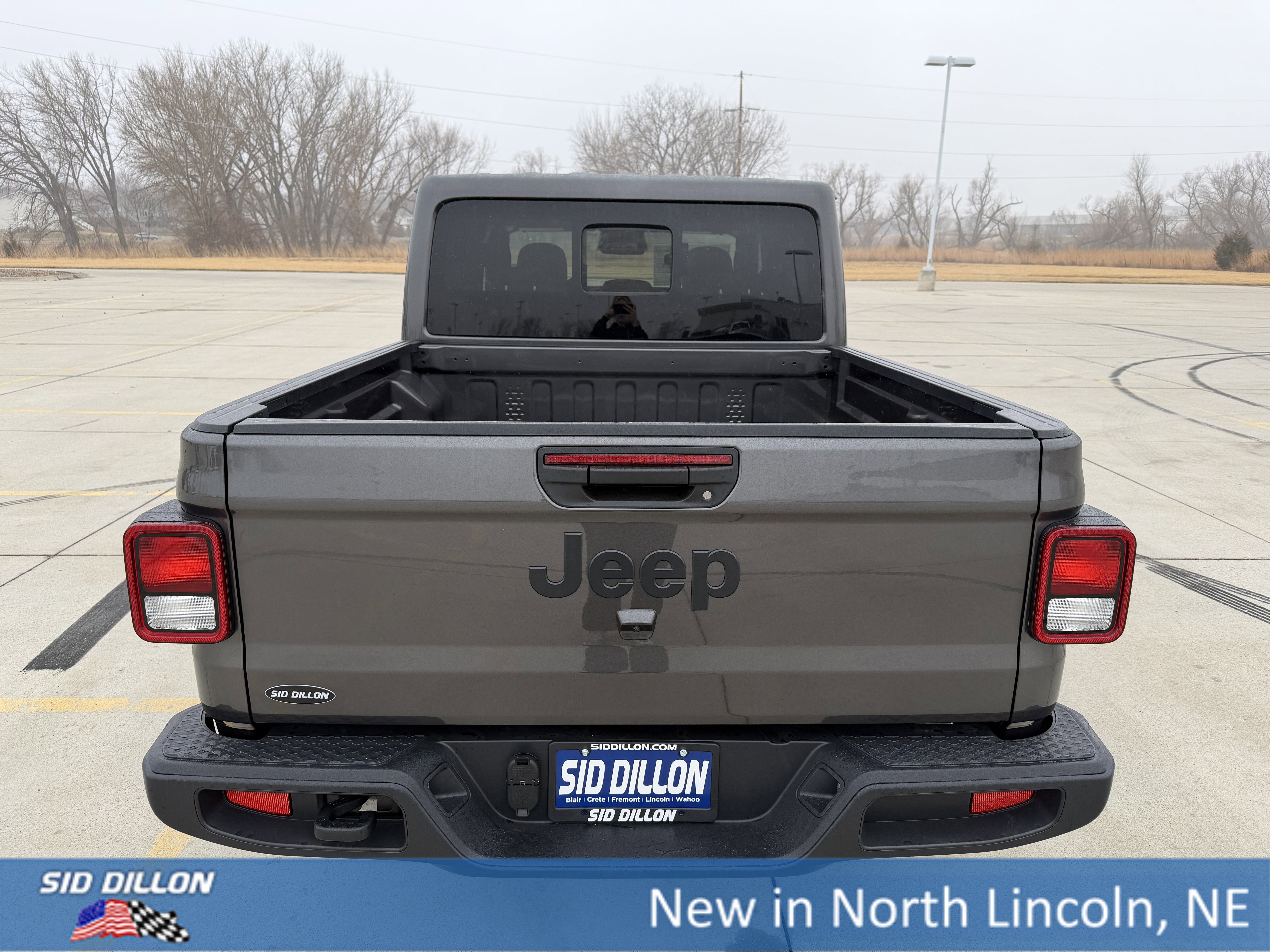 New 2026 Black Clear-Coat Exterior Paint Jeep Sport image 4