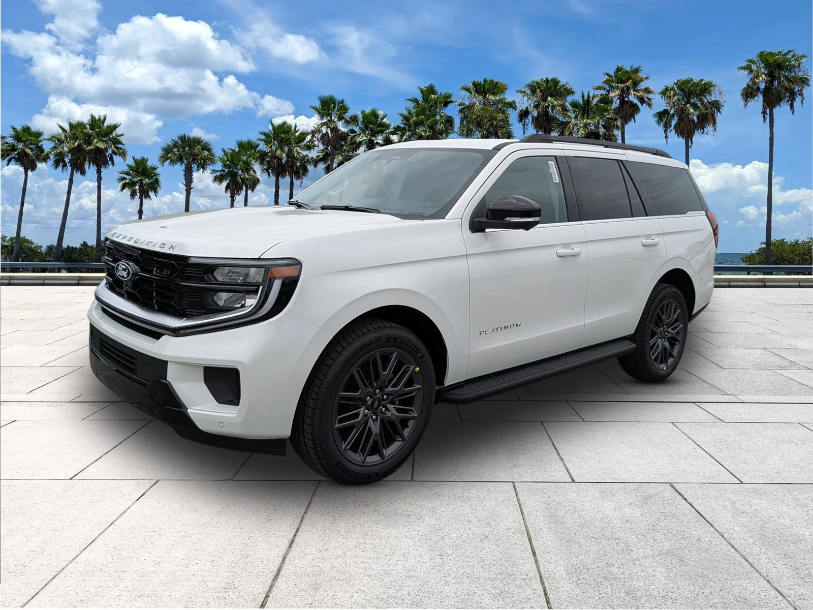 New 2027 Star White Metallic Tri-Coat Ford Platinum image 3