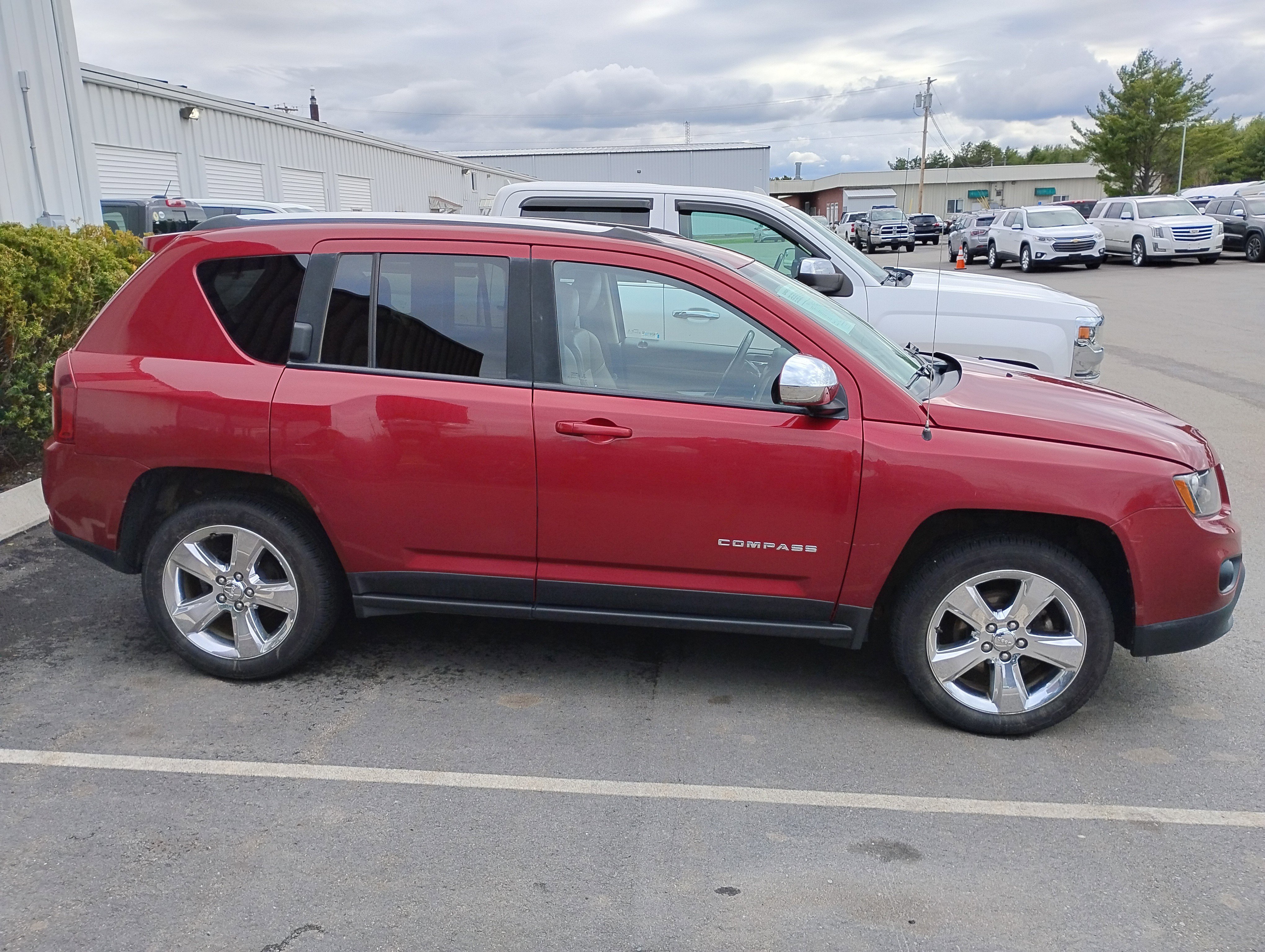 Used 2014 Deep Cherry Red Crystal Pearlcoat Jeep Latitude image 3
